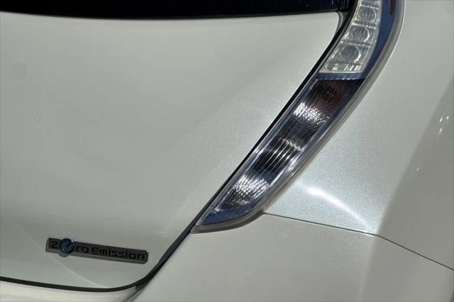2011 Nissan LEAF SL