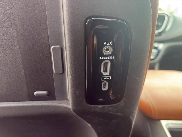 2026 Chrysler Pacifica Pinnacle AWD