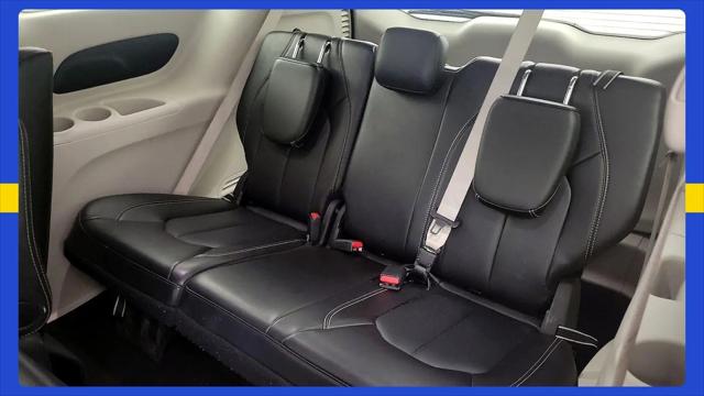 2024 Chrysler Pacifica Hybrid Select