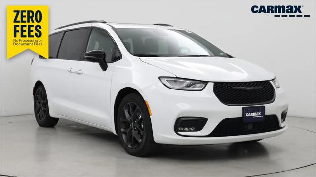 2025 Chrysler Pacifica Limited for sale in Bloomington, IL