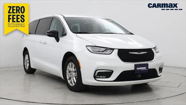 2024 Chrysler Pacifica Touring L for sale in Bloomington, IL