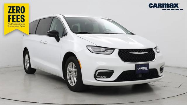 2024 Chrysler Pacifica Touring L for sale in Bloomington, IL