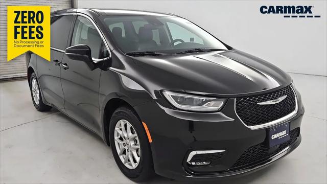 2023 Chrysler Pacifica Touring L for sale in Kenosha, WI