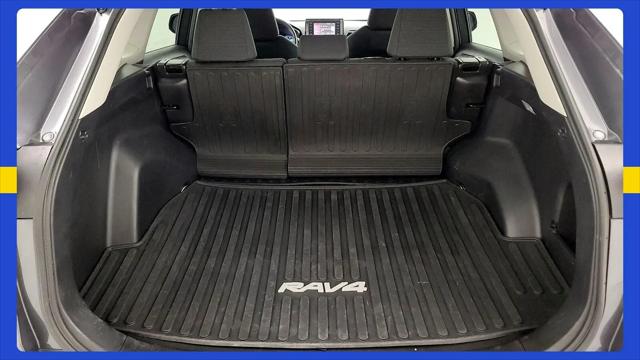 2020 Toyota RAV4 LE