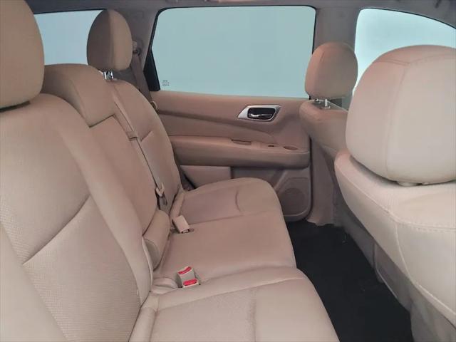2017 Nissan Pathfinder SV