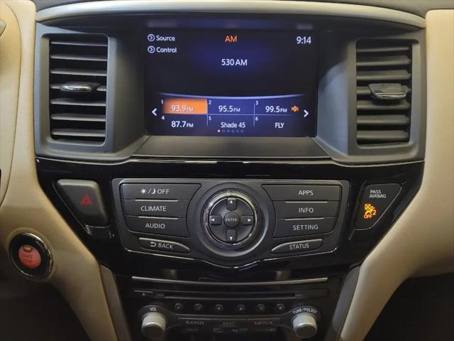 2017 Nissan Pathfinder SV