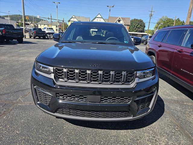 2027 Jeep Grand Cherokee GRAND CHEROKEE LAREDO ALTITUDE 4X4 2027 Jeep Grand Cherokee GRAND CHEROKEE LAREDO ALTITUDE 4X4