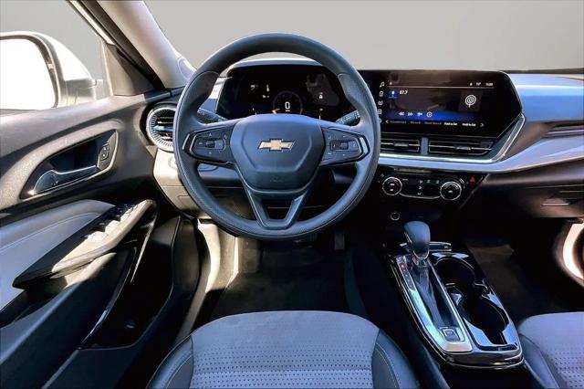 2025 Chevrolet Trax FWD LT