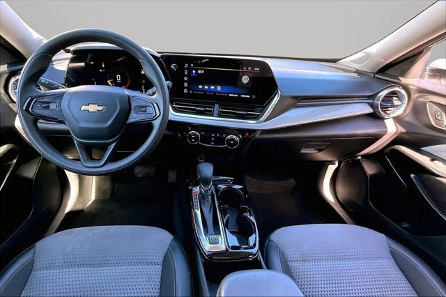 2025 Chevrolet Trax FWD LT