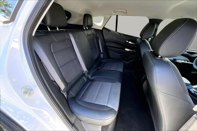 2025 Chevrolet Trax FWD LT