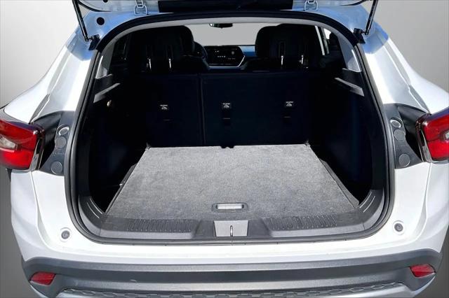 2025 Chevrolet Trax FWD LT