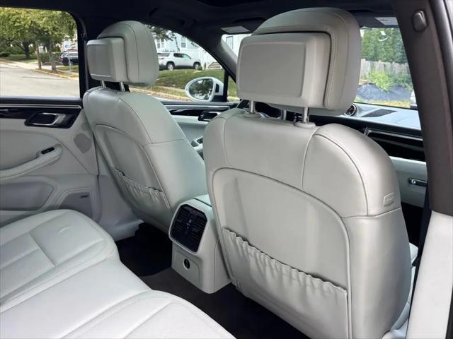 2021 Porsche Macan S