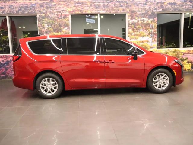 2027 Chrysler Pacifica Select