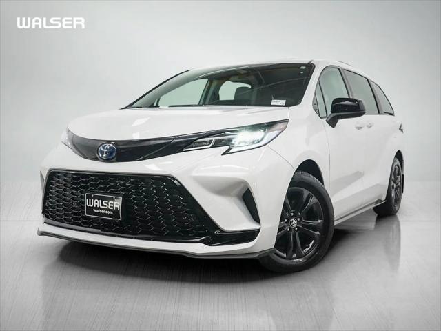 2025 Toyota Sienna XSE 7-Passenger for sale in Bloomington, MN