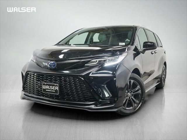 2025 Toyota Sienna XSE 7-Passenger for sale in Bloomington, MN