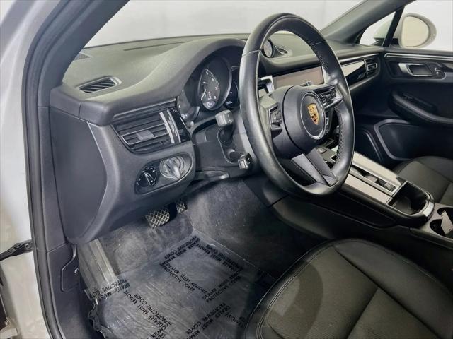 2022 Porsche Macan Macan