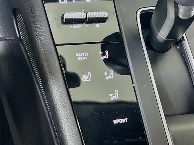 2022 Porsche Macan Macan