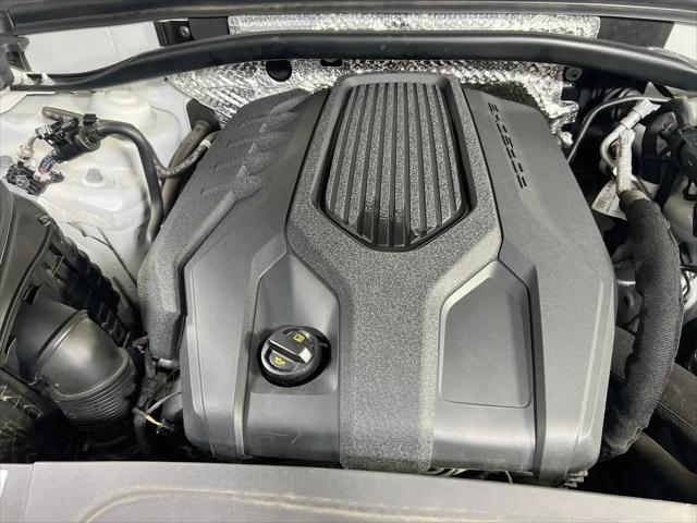 2022 Porsche Macan Macan