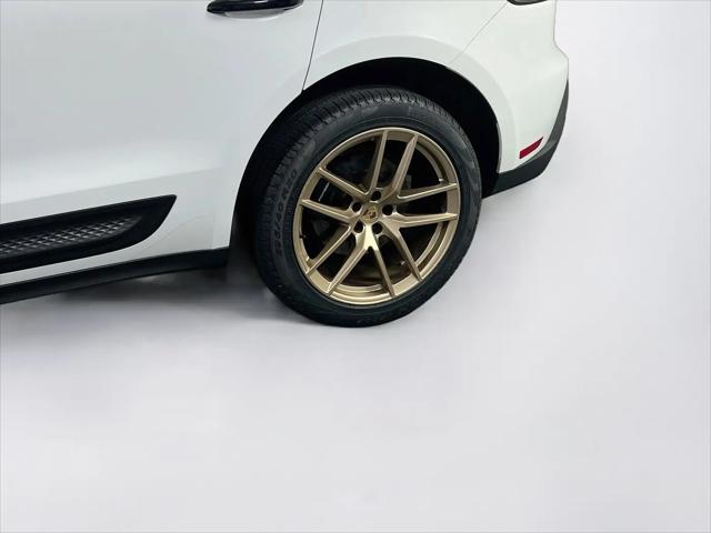 2022 Porsche Macan Macan