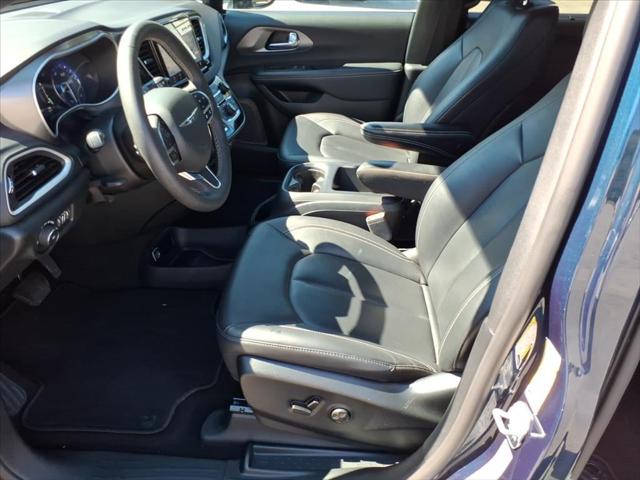 2025 Chrysler Pacifica Select 2025 Chrysler Pacifica Select