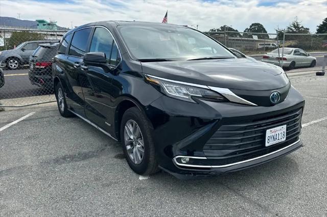 2021 Toyota Sienna XLE