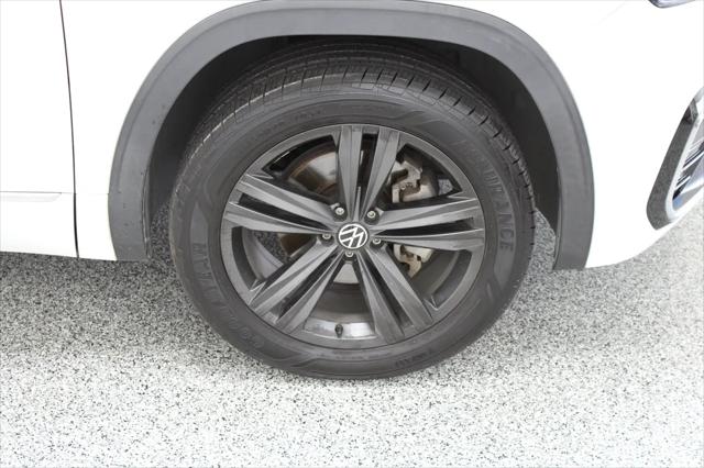 2021 Volkswagen Atlas SE with Technology R-Line