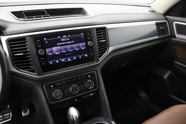 2021 Volkswagen Atlas SE with Technology R-Line