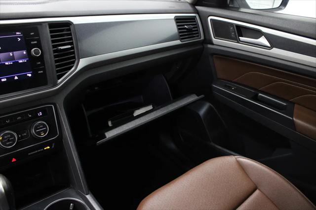 2021 Volkswagen Atlas SE with Technology R-Line