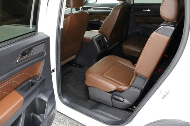 2021 Volkswagen Atlas SE with Technology R-Line