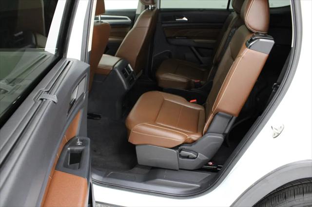2021 Volkswagen Atlas SE with Technology R-Line
