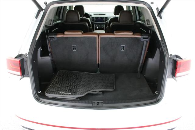 2021 Volkswagen Atlas SE with Technology R-Line