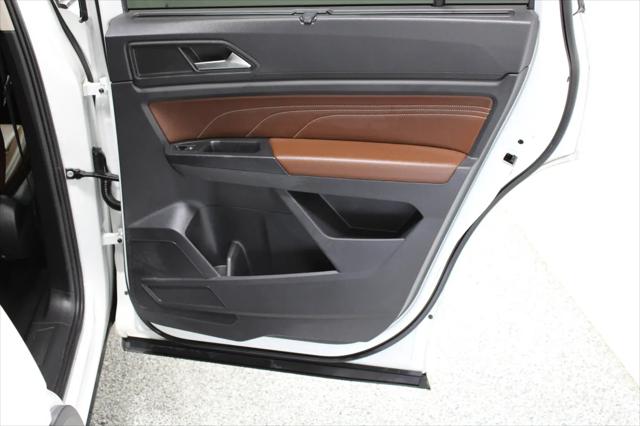 2021 Volkswagen Atlas SE with Technology R-Line