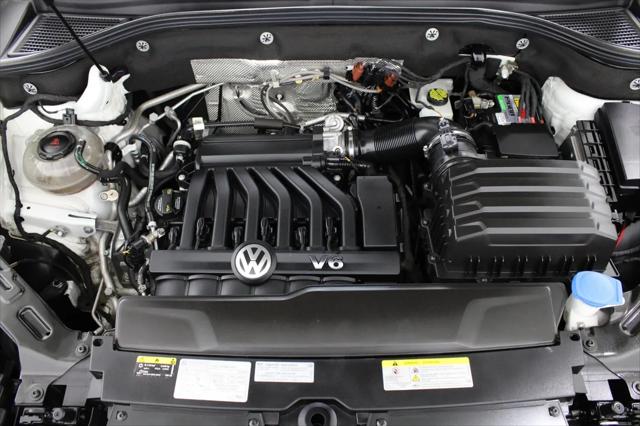 2021 Volkswagen Atlas SE with Technology R-Line