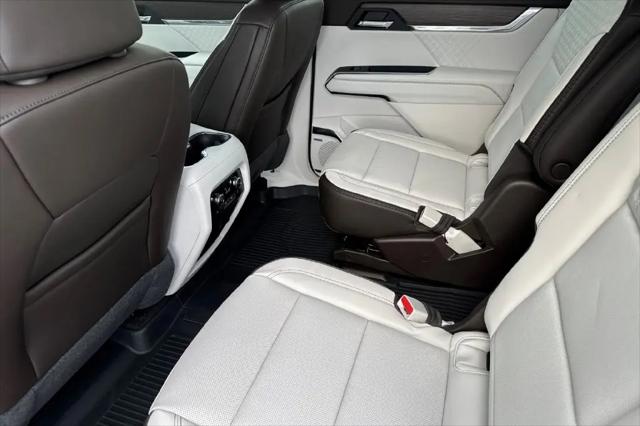 2027 GMC Acadia AWD Denali