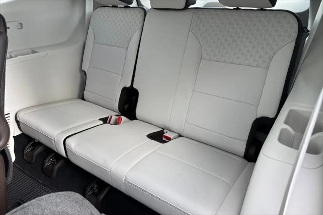 2027 GMC Acadia AWD Denali