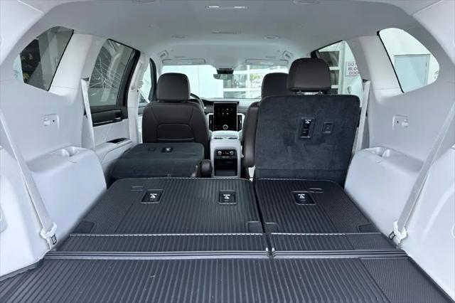 2027 GMC Acadia AWD Denali