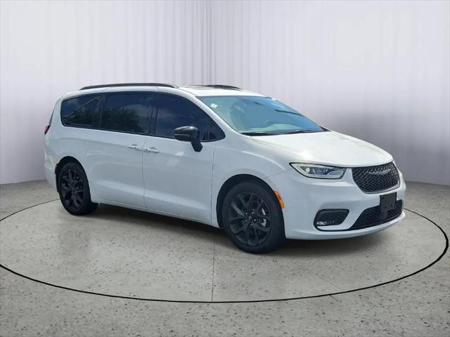2025 Chrysler Pacifica Limited for sale in Viera, FL