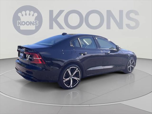 2024 Volvo S60 B5 Plus Dark Theme