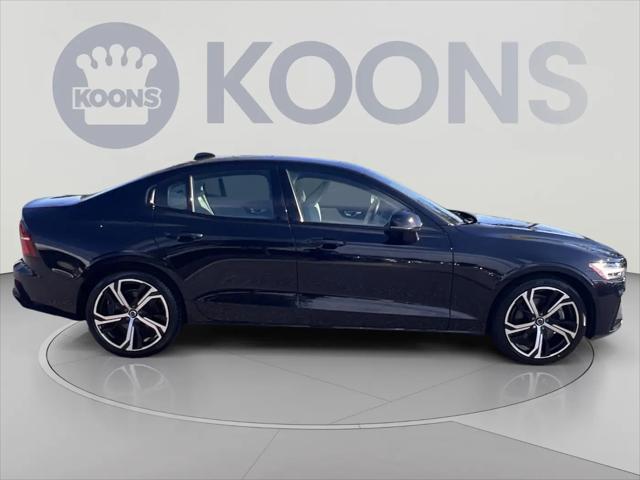 2024 Volvo S60 B5 Plus Dark Theme