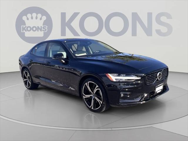 2024 Volvo S60 B5 Plus Dark Theme