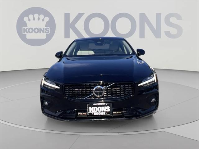 2024 Volvo S60 B5 Plus Dark Theme