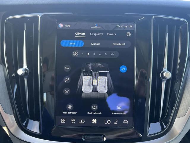 2024 Volvo S60 B5 Plus Dark Theme