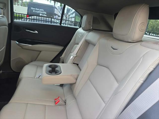 2021 Cadillac XT4 AWD Premium Luxury