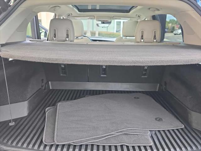 2021 Cadillac XT4 AWD Premium Luxury