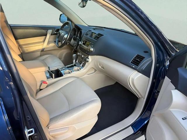 2012 Toyota Highlander SE