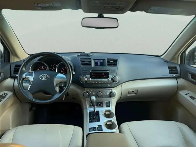 2012 Toyota Highlander SE