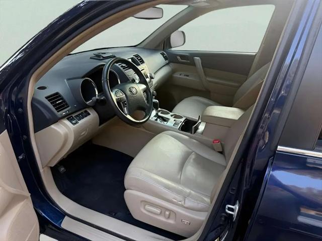 2012 Toyota Highlander SE