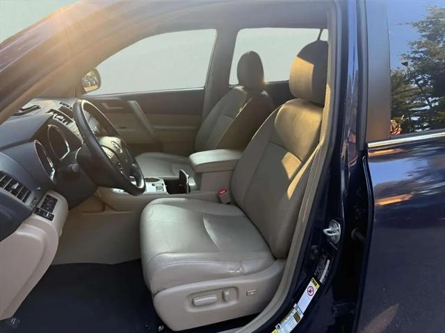 2012 Toyota Highlander SE