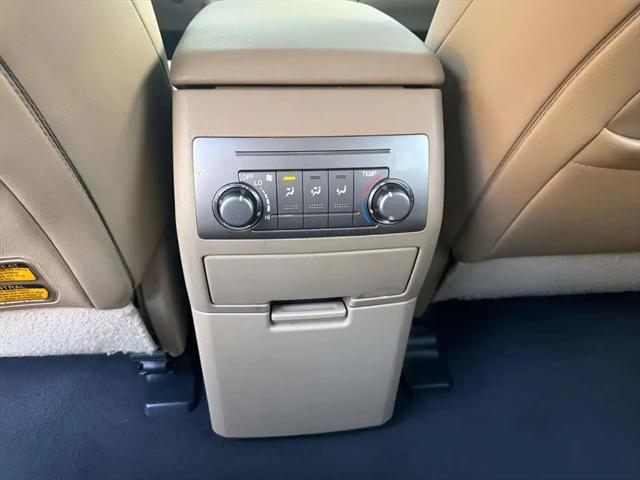 2012 Toyota Highlander SE