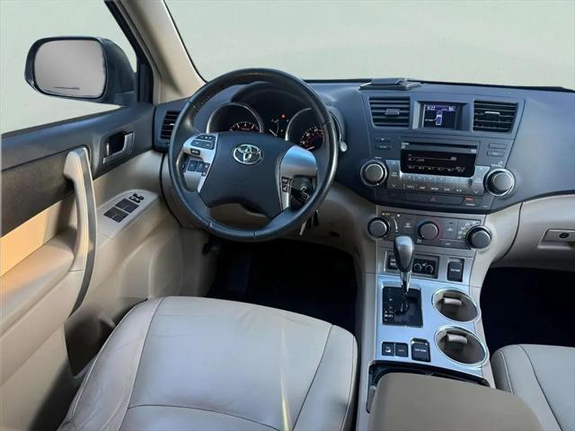2012 Toyota Highlander SE